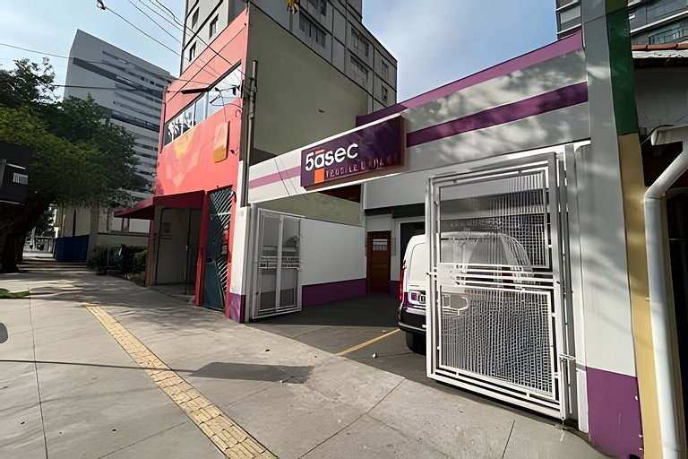 Studio completo na Diogo de Faria para locaçao